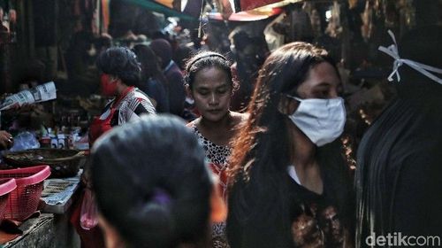 Terungkap! Laporan Kerumunan Orang Meningkat Saat PSBB